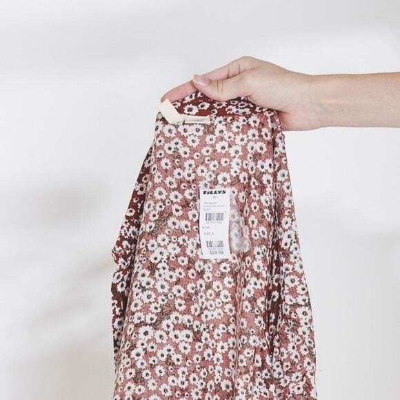 NWT Sky & Sparrow Maroon Ditsy Floral Rust Tie Front Tank Top Size Small - Picture 4 of 4